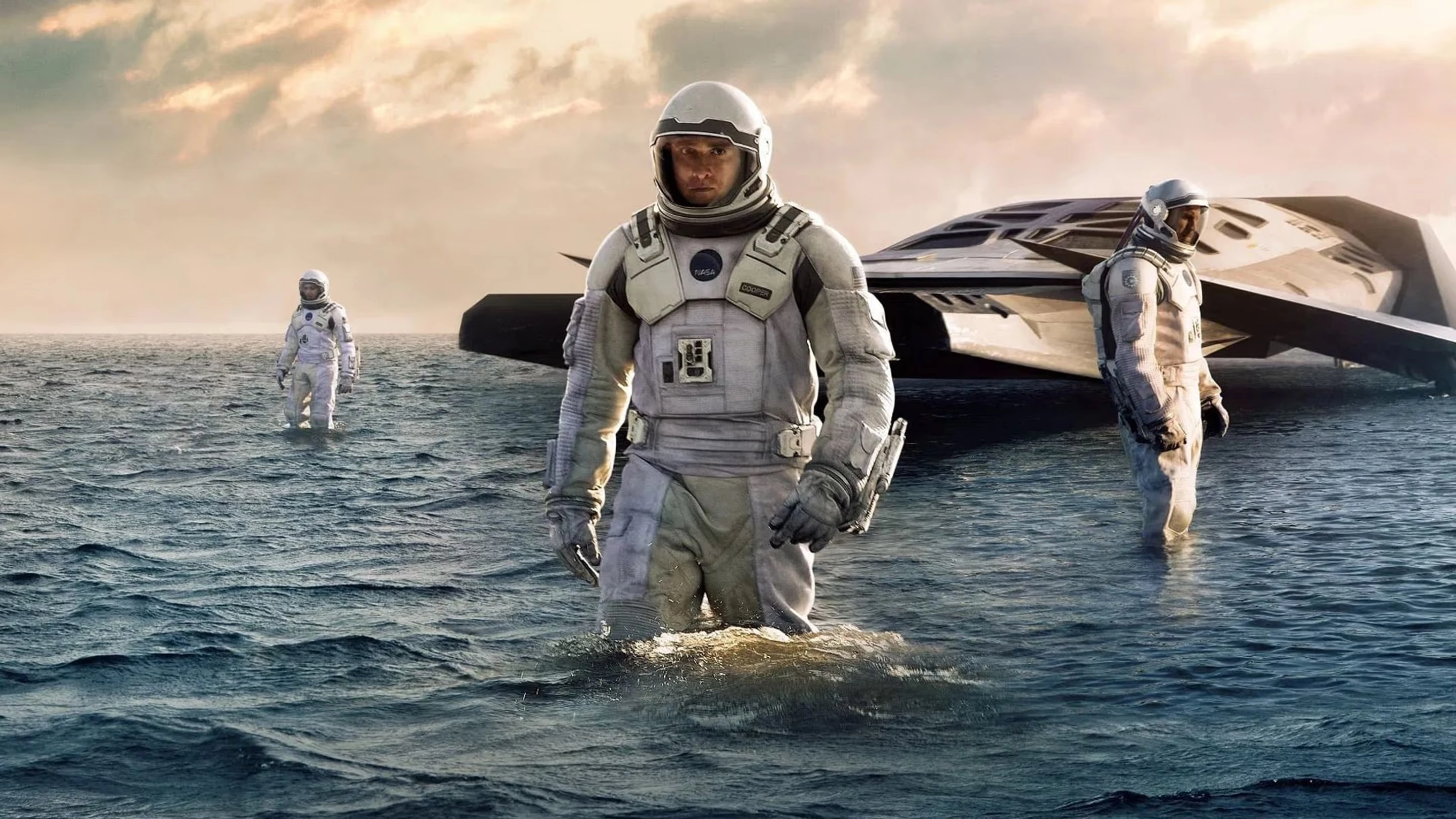  Interstellar 