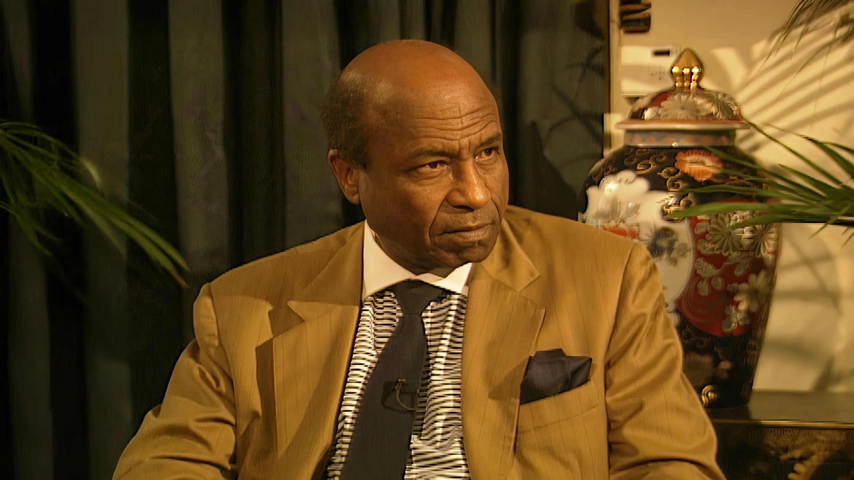  Hatha Howa: Mansour Khalid 