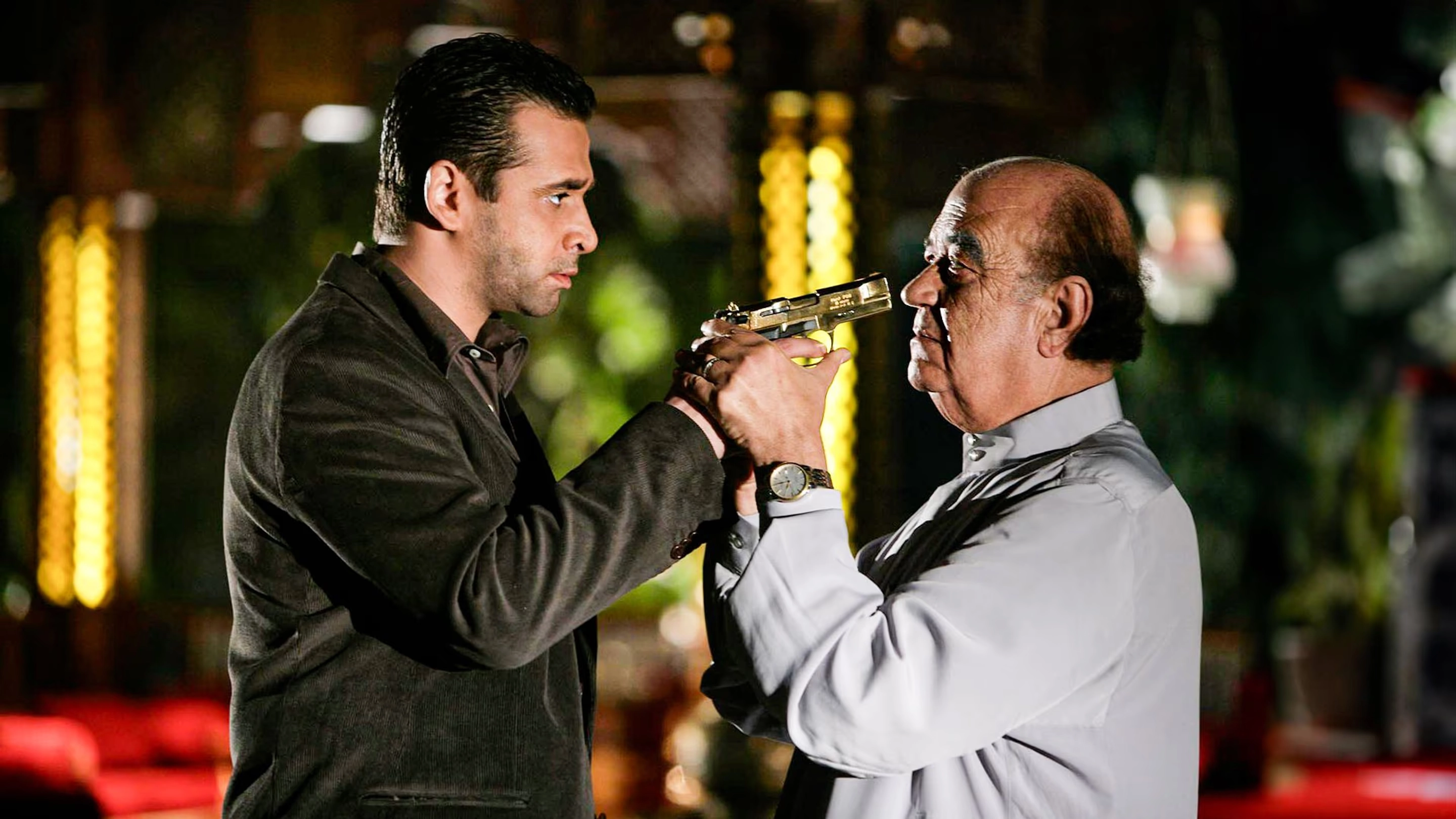  Khareg Ala El Qanoun 